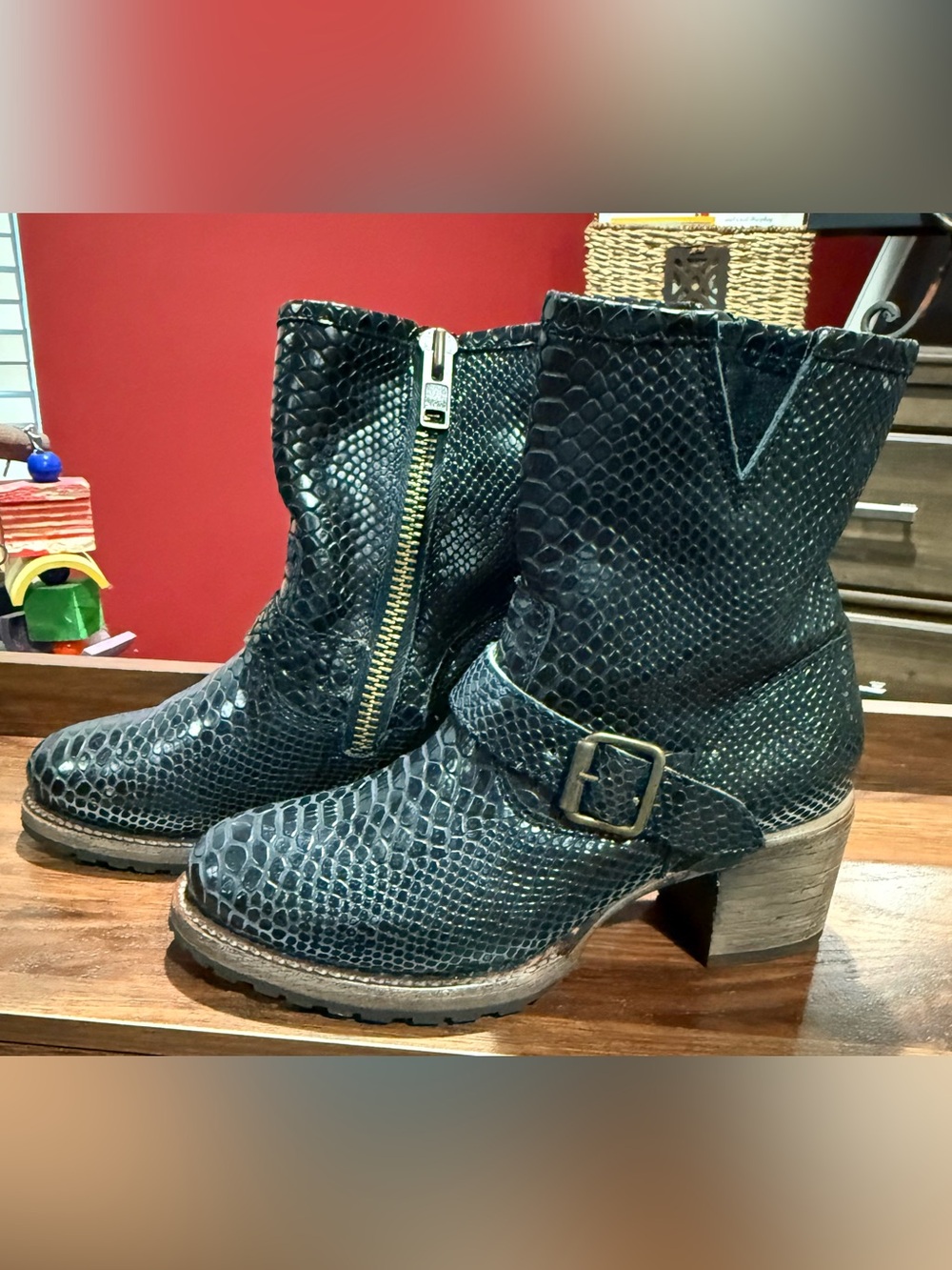 EUC- Freebird Carlito Boots. Black Snake Skin Embossed. Size 7.